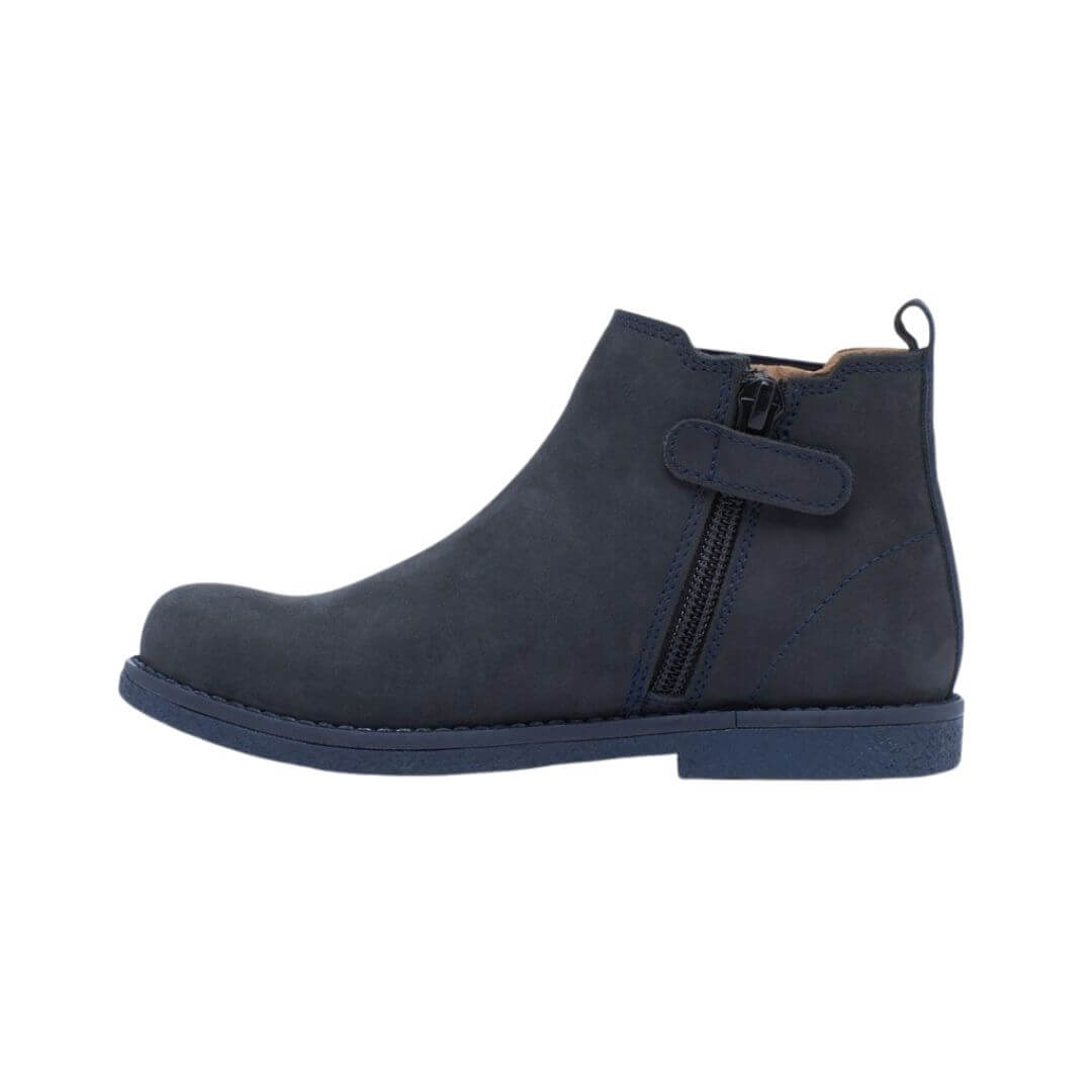 Chelsea 2 Clarks in Navy Waxy from Ciciban